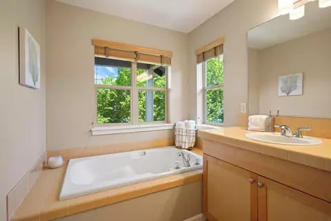 63122 Riverstone Dr, Bend, OR 97703 photo 30