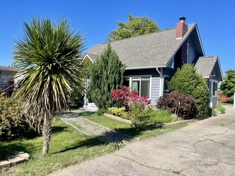 915 Whitman Ave, Medford, OR 97501