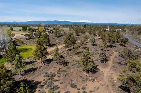 View/Area - 20720 Lyra Dr, Bend, OR 97703 photo 5 of 7