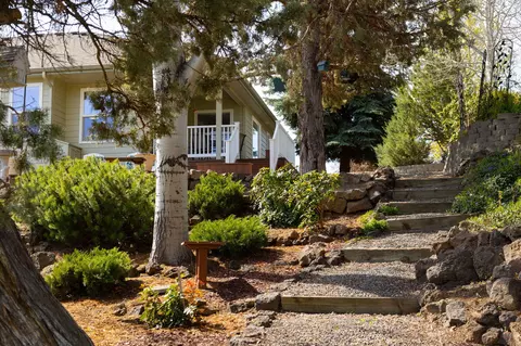 Exterior - 20720 Lyra Dr, Bend, OR 97703 photo 1 of 11