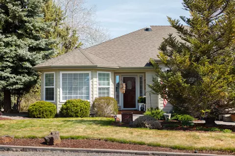 Exterior - 20720 Lyra Dr, Bend, OR 97703 photo 5 of 11
