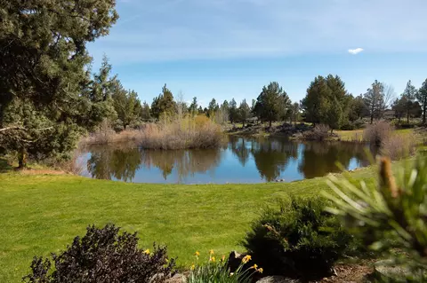 View/Area - 20720 Lyra Dr, Bend, OR 97703 photo 2 of 7