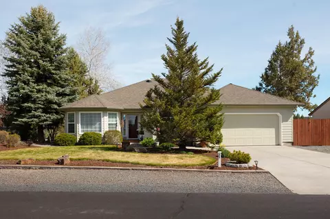 Exterior - 20720 Lyra Dr, Bend, OR 97703 photo 3 of 11