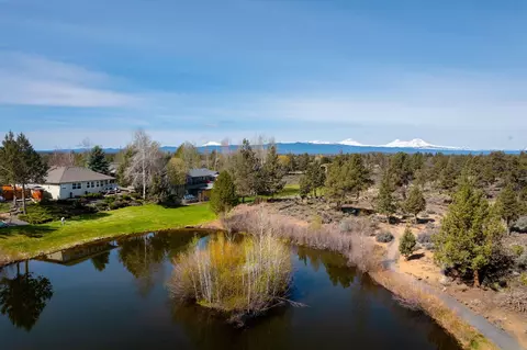 View/Area - 20720 Lyra Dr, Bend, OR 97703 photo 4 of 7
