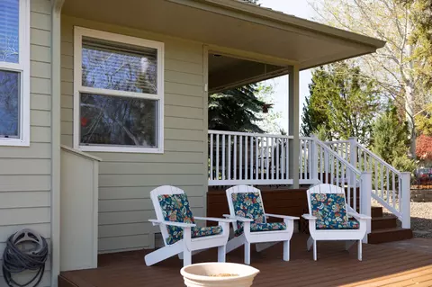 Exterior - 20720 Lyra Dr, Bend, OR 97703 photo 9 of 11