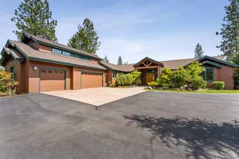 Exterior - 330 Seclusion Loop, Grants Pass, OR 97526 photo 3 of 8