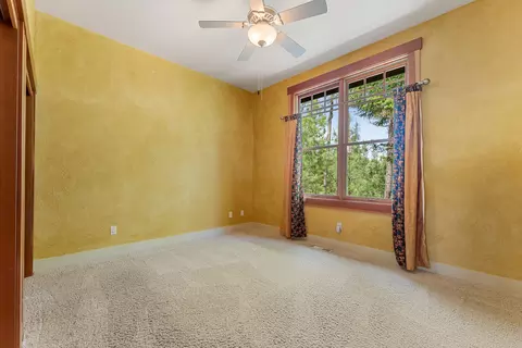 Bedroom - 330 Seclusion Loop, Grants Pass, OR 97526 photo 2 of 2