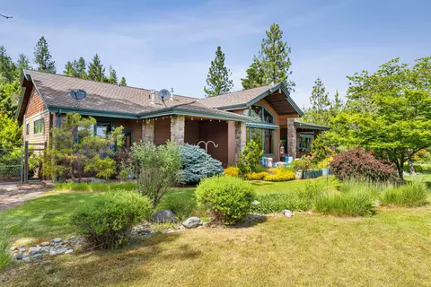 Exterior - 330 Seclusion Loop, Grants Pass, OR 97526 photo 7 of 8