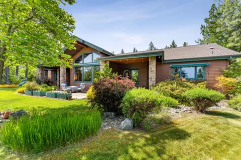Exterior - 330 Seclusion Loop, Grants Pass, OR 97526 photo 6 of 8