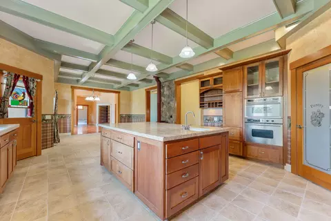 Kitchen - 330 Seclusion Loop, Grants Pass, OR 97526 photo 1 of 2