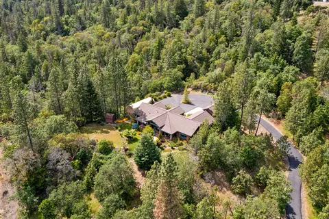 View/Area - 330 Seclusion Loop, Grants Pass, OR 97526 photo 4 of 4