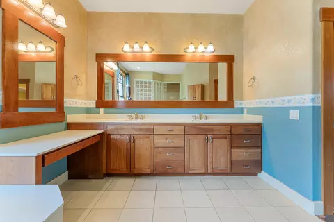 Bath - 330 Seclusion Loop, Grants Pass, OR 97526 photo 3 of 6