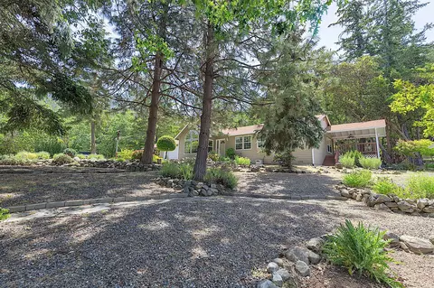 1351 Summit Loop, Grants Pass, OR 97527 photo 32