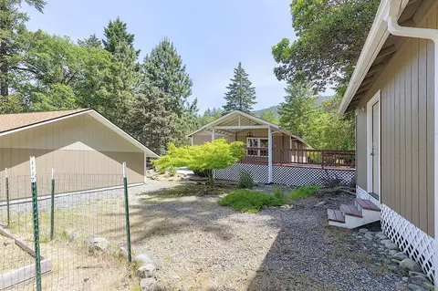 1351 Summit Loop, Grants Pass, OR 97527 photo 39