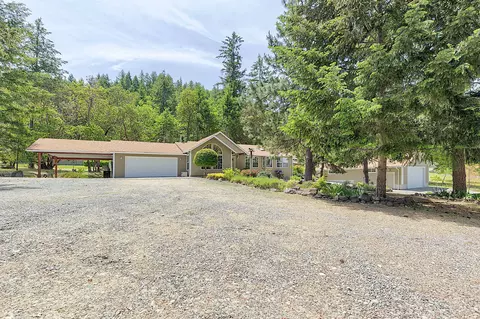 1351 Summit Loop, Grants Pass, OR 97527 photo 42