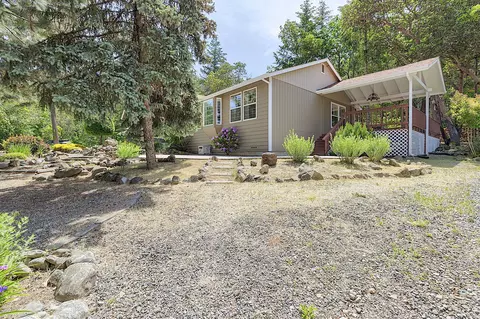 1351 Summit Loop, Grants Pass, OR 97527 photo 31