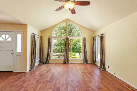 1351 Summit Loop, Grants Pass, OR 97527 photo 9