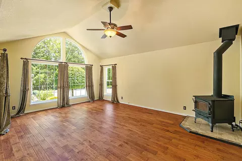 1351 Summit Loop, Grants Pass, OR 97527 photo 8
