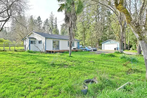 3614 New Hope Rd, Grants Pass, OR 97527