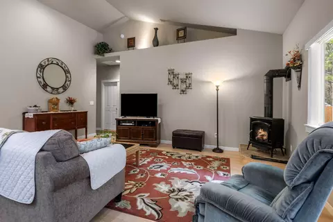 60620 River Bend Dr, Bend, OR 97702 photo 6