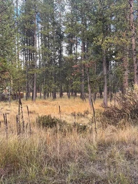 15610 Rim Dr, La Pine, OR 97739