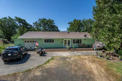 253 Kennaday Ln, Glide, OR 97443