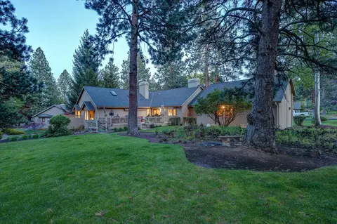 Exterior - 20444 Outback Ct, Bend, OR 97702 photo 13 of 14