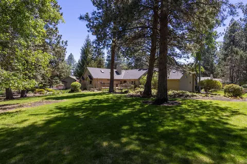 Exterior - 20444 Outback Ct, Bend, OR 97702 photo 10 of 14