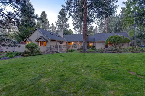 Exterior - 20444 Outback Ct, Bend, OR 97702 photo 11 of 14