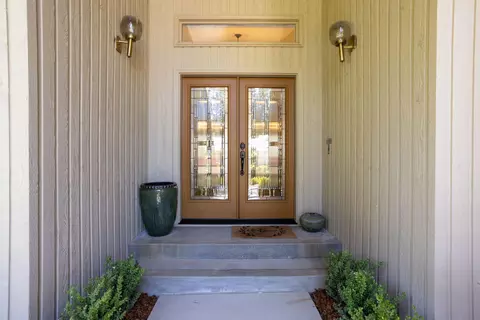 Entry Way - 20444 Outback Ct, Bend, OR 97702 photo 1 of 3