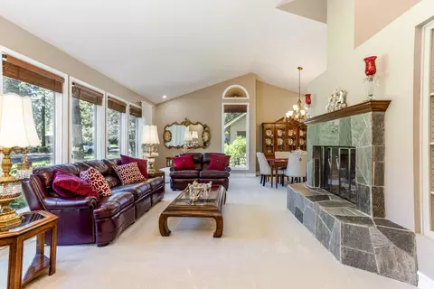 Living - 20444 Outback Ct, Bend, OR 97702 photo 1 of 1