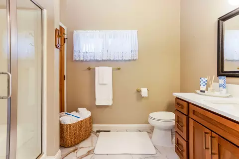 Bath - 20444 Outback Ct, Bend, OR 97702 photo 5 of 5