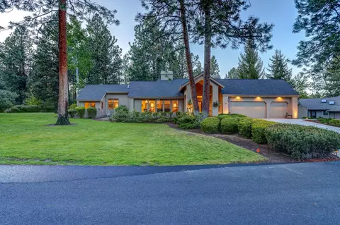 Exterior - 20444 Outback Ct, Bend, OR 97702 photo 12 of 14