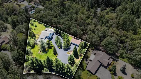 300 Red Spur Dr, Grants Pass, OR 97527