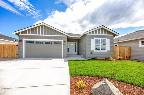 3754 Durst St, Medford, OR 97504
