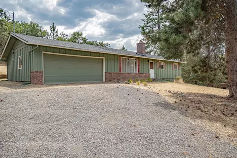 200 Andesite Dr, Jacksonville, OR 97530