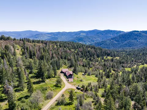 12297 Old Hwy 99 S, Ashland, OR 97520