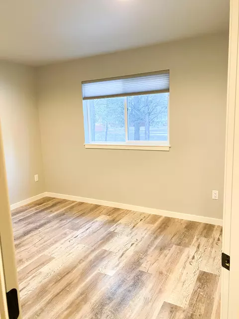 Bedroom - 16220 5th St, La Pine, OR 97739 photo 4 of 5