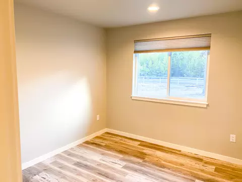 Bedroom - 16220 5th St, La Pine, OR 97739 photo 1 of 5