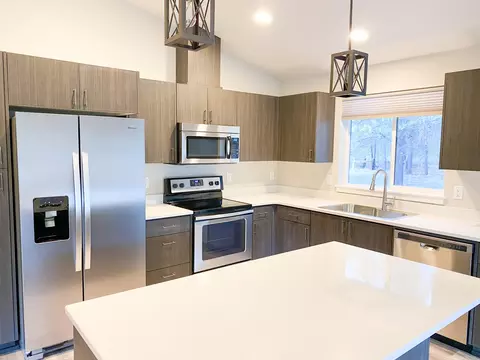 Kitchen - 16220 5th St, La Pine, OR 97739 photo 2 of 2