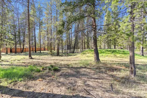 Exterior - 16220 5th St, La Pine, OR 97739 photo 6 of 7