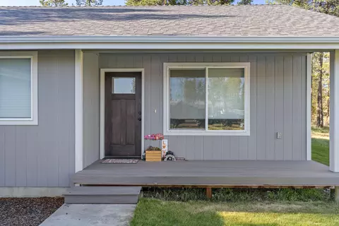 Exterior - 16220 5th St, La Pine, OR 97739 photo 4 of 7