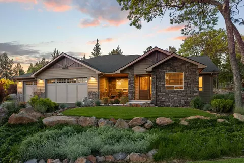 6349 Sanderling Rd, Klamath Falls, OR 97601