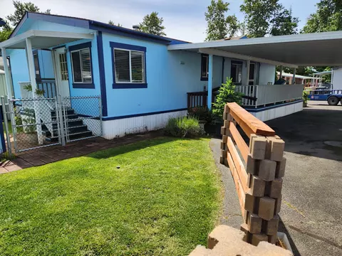 2325 NW Highland Ave #39, Grants Pass, OR 97526