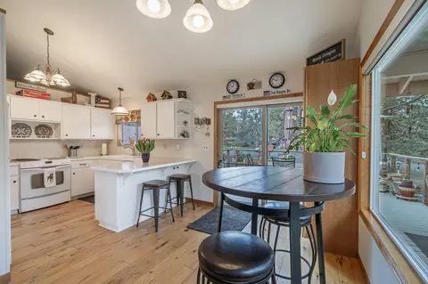 20210 Meadow Ln, Bend, OR 97703 photo 6
