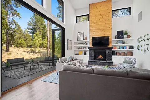 57616 Rocky Mountain Ln, Sunriver, OR 97707