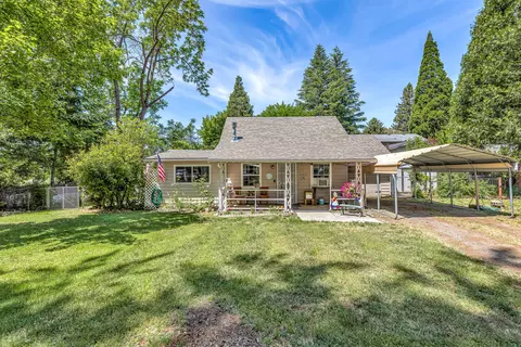 1340 SElm Ln, Grants Pass, OR 97526