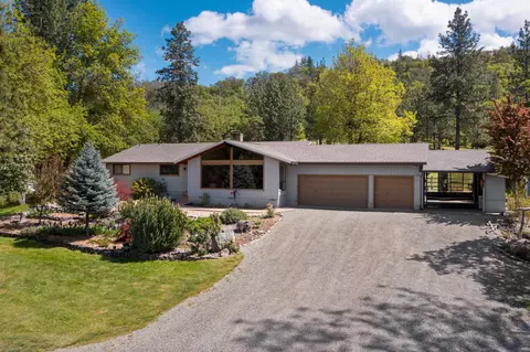 7065 Old Stage Rd, Central Point, OR 97502