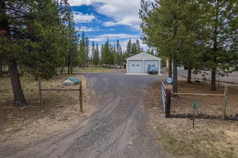 11734 Sun Forest Dr, La Pine, OR 97739