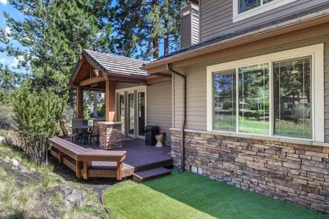 355 Mt Washington Dr, Bend, OR 97702 photo 3